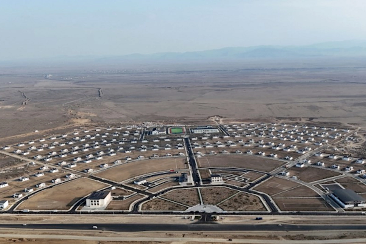 Prezidentlə xanımı Sarıcalı kəndinin açılışında — YENİLƏNİB
