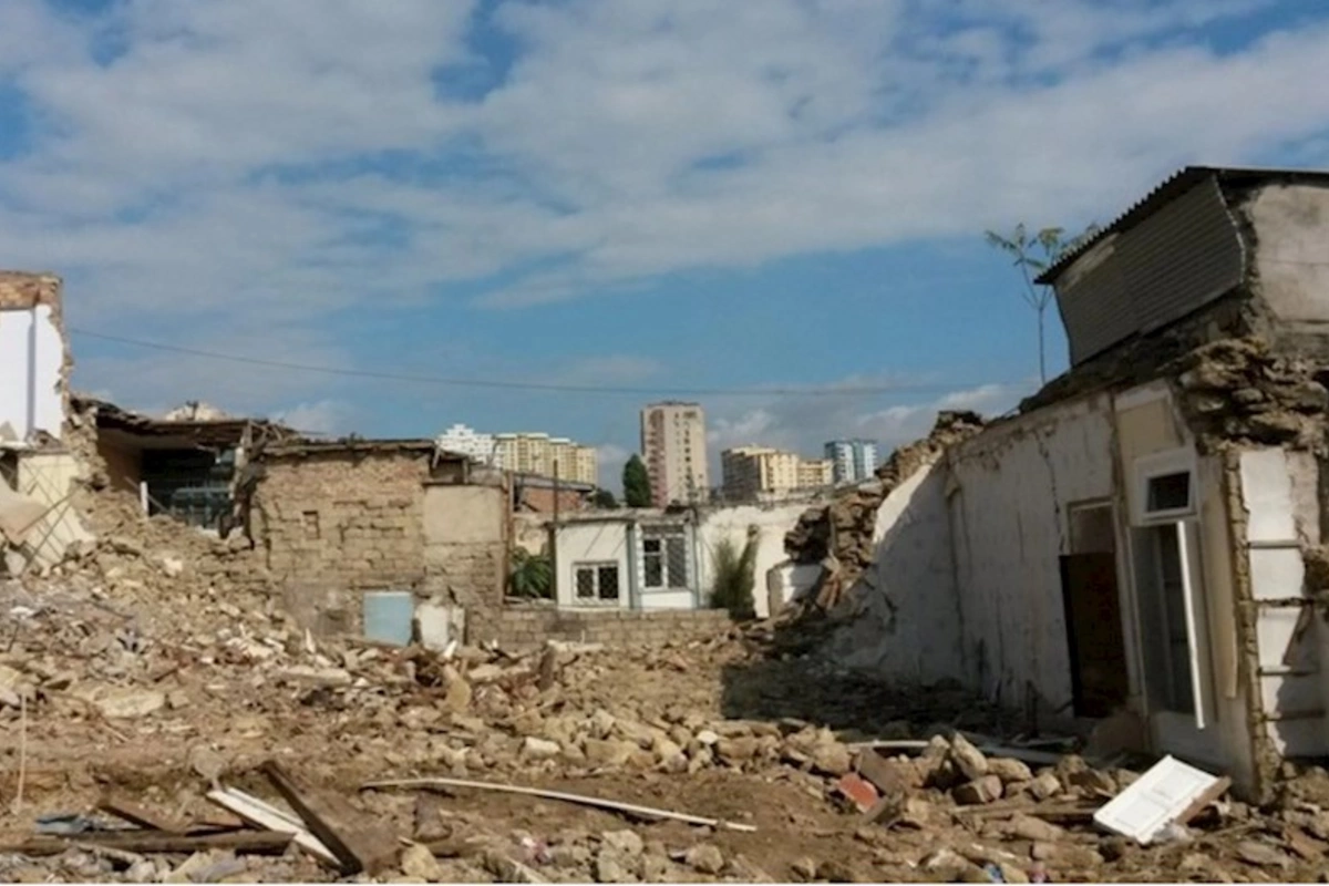 Bakıda yaşayış olan evin sökülməsi ilə bağlı cinayət işi açılıb