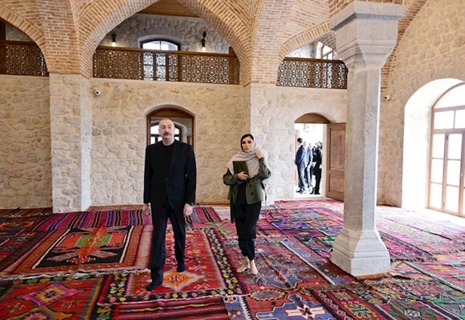 İlham Əliyev və Mehriban Əliyeva Şuşada bir sıra açılışlarda iştirak ediblər — FOTOLAR İlham Əliyev və Mehriban Əliyeva Şuşada bir sıra açılışlarda iştirak ediblər — FOTOLAR