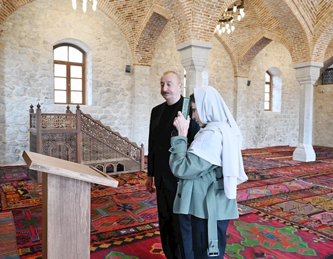 İlham Əliyev və Mehriban Əliyeva Şuşada bir sıra açılışlarda iştirak ediblər — FOTOLAR İlham Əliyev və Mehriban Əliyeva Şuşada bir sıra açılışlarda iştirak ediblər — FOTOLAR