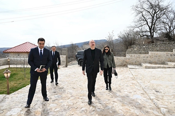 İlham Əliyev və Mehriban Əliyeva Şuşada bir sıra açılışlarda iştirak ediblər — FOTOLAR İlham Əliyev və Mehriban Əliyeva Şuşada bir sıra açılışlarda iştirak ediblər — FOTOLAR