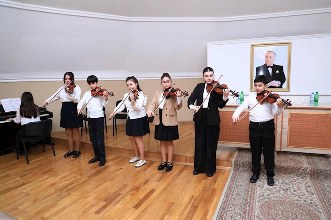 Gəncədə Uşaq İncəsənət Festivalının məlumatlandırma görüşü — FOTOLAR Gəncədə Uşaq İncəsənət Festivalının məlumatlandırma görüşü — FOTOLAR