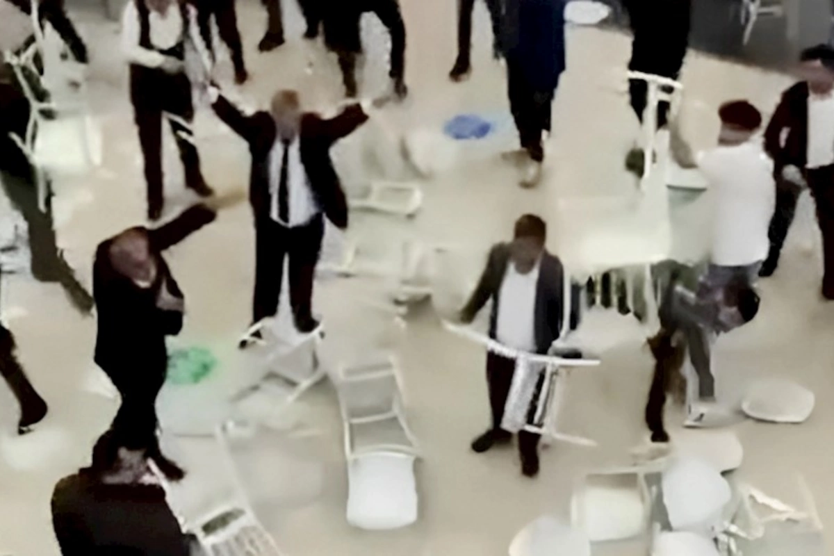 Dan ulduzu restoranında DAVA