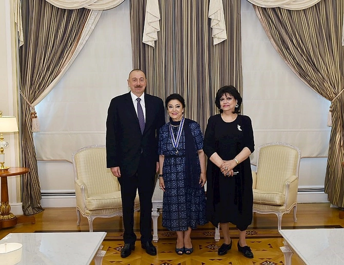 İki gümüş səkkizguşəli ulduz: İstiqlal” ordeni kimlərə verilir? — SİYAHI