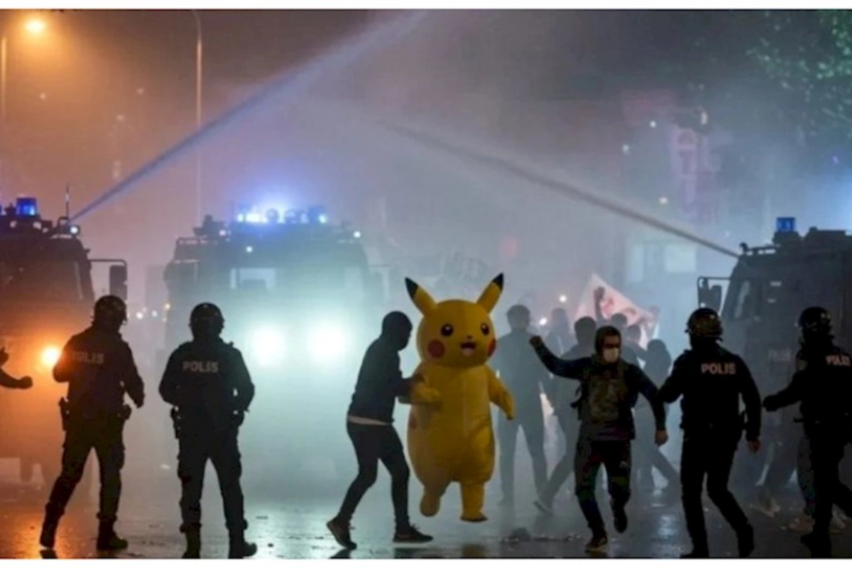 “İnqilabçı Pikachu” Türkiyədəki aksiyalara necə gəlib çıxdı? — VİDEO