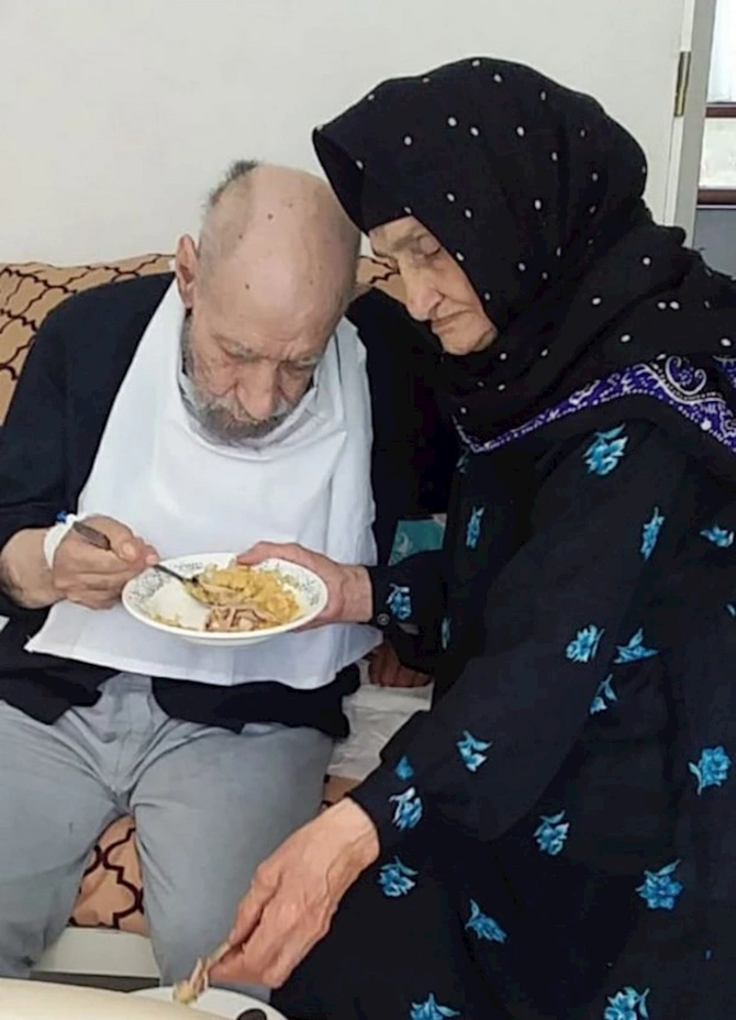 Mirşahin atasını itirdi — FOTO