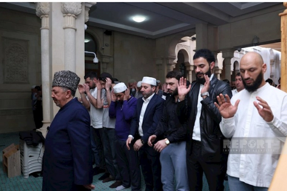 Azərbaycanda Ramazan ayının başa çatması ilə əlaqədar bayram namazı qılınıb — YENİLƏNİB