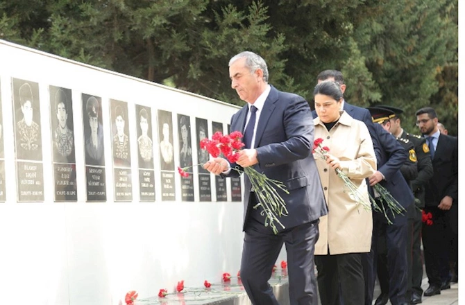 Hacıqabulda soyqırımı qurbanları anılıb — FOTOLAR Hacıqabulda soyqırımı qurbanları anılıb — FOTOLAR