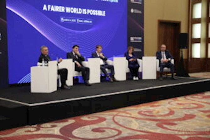 “Daha Ədalətli Bir Dünya Mümkündür” adlı panel toplantı keçirilib — FOTOLAR “Daha Ədalətli Bir Dünya Mümkündür” adlı panel toplantı keçirilib — FOTOLAR