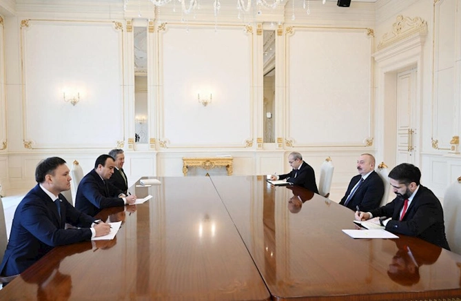 Prezident “Tatneft”, “KazMunayQaz” və “Uzbeknefteqaz” şirkətlərinin rəhbərlərini qəbul etdi — FOTOLAR Prezident “Tatneft”, “KazMunayQaz” və “Uzbeknefteqaz” şirkətlərinin rəhbərlərini qəbul etdi — FOTOLAR