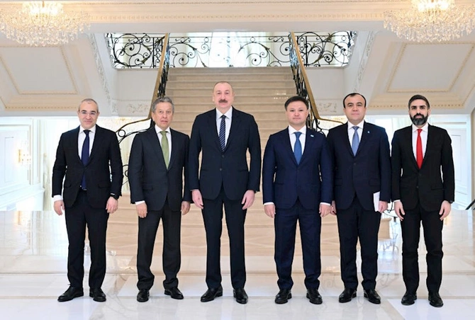 Prezident “Tatneft”, “KazMunayQaz” və “Uzbeknefteqaz” şirkətlərinin rəhbərlərini qəbul etdi — FOTOLAR Prezident “Tatneft”, “KazMunayQaz” və “Uzbeknefteqaz” şirkətlərinin rəhbərlərini qəbul etdi — FOTOLAR