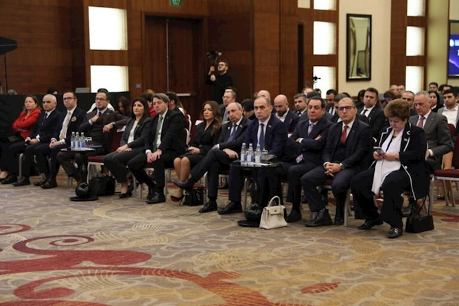 “Daha Ədalətli Bir Dünya Mümkündür” adlı panel toplantı keçirilib — FOTOLAR “Daha Ədalətli Bir Dünya Mümkündür” adlı panel toplantı keçirilib — FOTOLAR