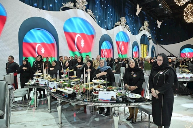 Arzu Əliyeva şəhid anaları ilə birgə iftar məclisində iştirak edib — FOTOLAR Arzu Əliyeva şəhid anaları ilə birgə iftar məclisində iştirak edib — FOTOLAR