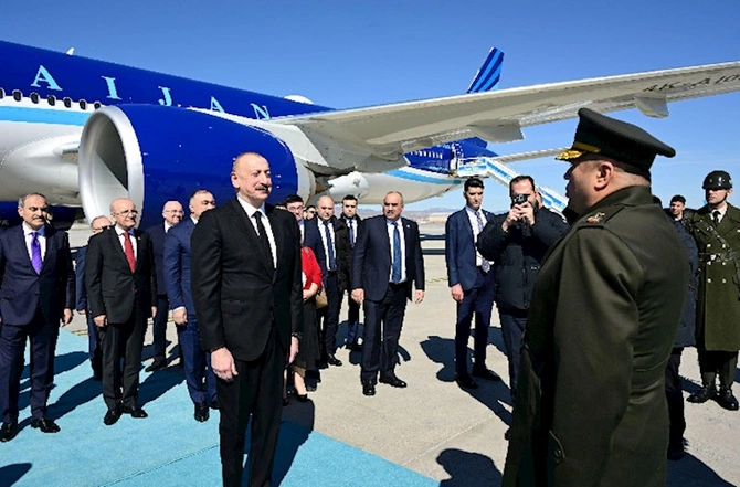 İlham Əliyev Ankaraya getdi — FOTOLAR