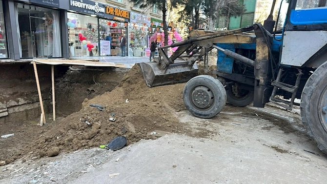 Abşeronda qanunsuz tikililər sökülüb — FOTOLAR