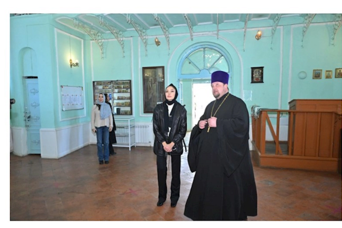 Mehriban Əliyeva Gəncədə Aleksandr Nevski adına Rus Pravoslav kilsəsində olub