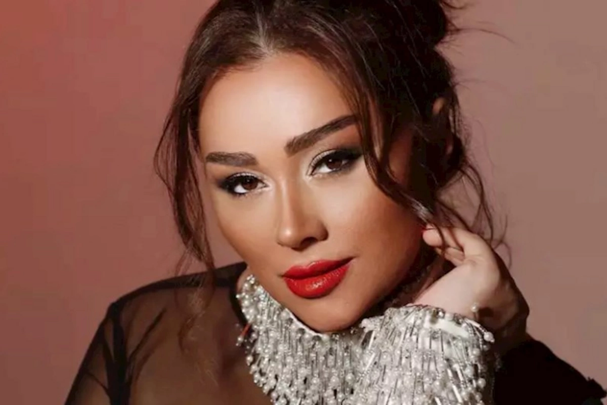 Səni hardan vurmaq lazım olduğunu bilir