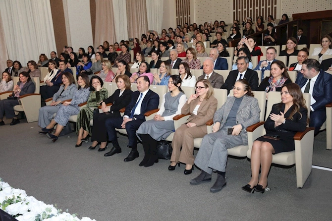 AHİK tərəfindən Qadınlar Günü münasibətilə konsert proqramı təşkil olunub — FOTOLAR AHİK tərəfindən Qadınlar Günü münasibətilə konsert proqramı təşkil olunub — FOTOLAR