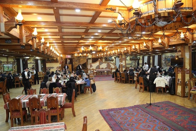 İcra başçısı şəhid anaları və xanımlarını təbrik etdi — FOTOLAR İcra başçısı şəhid anaları və xanımlarını təbrik etdi — FOTOLAR