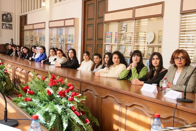 Pedaqoji Universitetdə tələbələrlə sağlam həyat tərzinin təbliği ilə bağlı görüş keçirilib — FOTOLAR