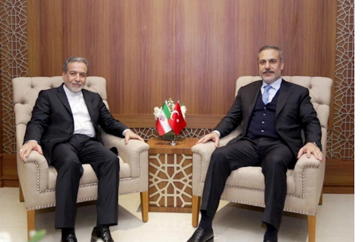 İran və Türkiyə XİN başçıları arasında görüş baş tutub