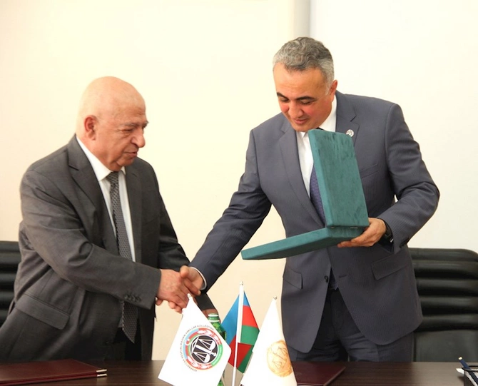 Vəkillər Kollegiyası və Ədliyyə Akademiyası arasında əməkdaşlıq haqqında memorandum imzalandı — FOTOLAR