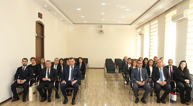 Vəkillər Kollegiyası və Ədliyyə Akademiyası arasında əməkdaşlıq haqqında memorandum imzalandı — FOTOLAR