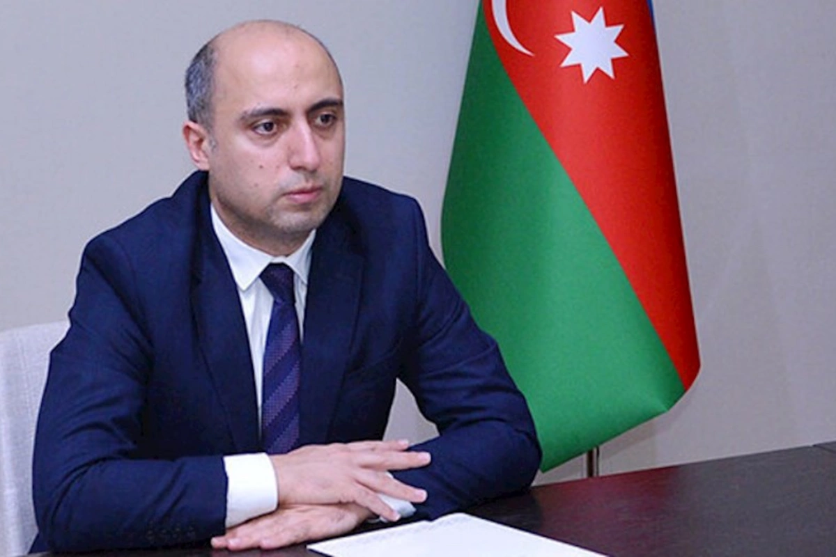 Emin Əmirullayevin 35 minlik məqaləsi....