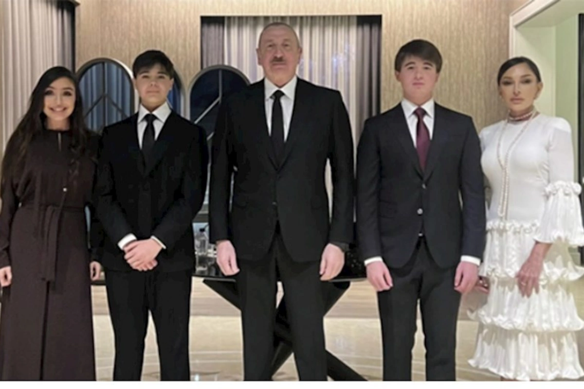 Prezident ailə üzvləri ilə Antalyada — FOTOLAR
