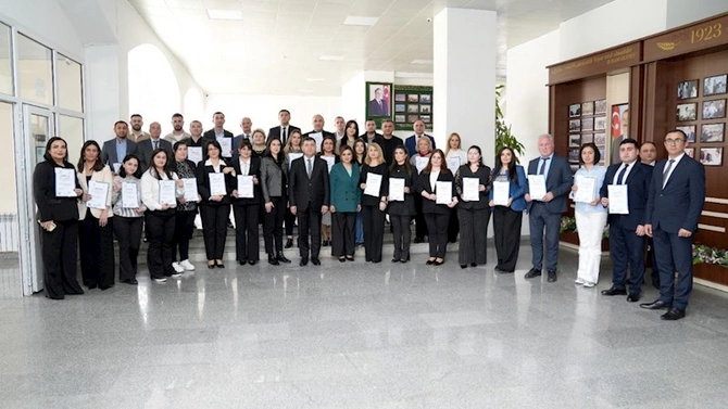 Azərbaycan Həmkarlar İttifaqları Konfederasiyasının Əmək və Sosial Münasibətlər Akademiyasında təlim keçirilib — FOTOLAR Azərbaycan Həmkarlar İttifaqları Konfederasiyasının Əmək və Sosial Münasibətlər Akademiyasında təlim keçirilib — FOTOLAR