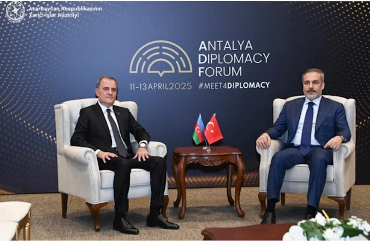 Azərbaycan və Türkiyə XİN rəhbərləri görüşüb