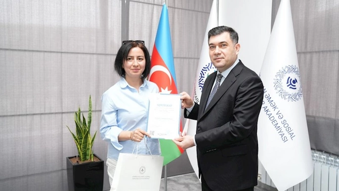 Azərbaycan Həmkarlar İttifaqları Konfederasiyasının Əmək və Sosial Münasibətlər Akademiyasında təlim keçirilib — FOTOLAR Azərbaycan Həmkarlar İttifaqları Konfederasiyasının Əmək və Sosial Münasibətlər Akademiyasında təlim keçirilib — FOTOLAR
