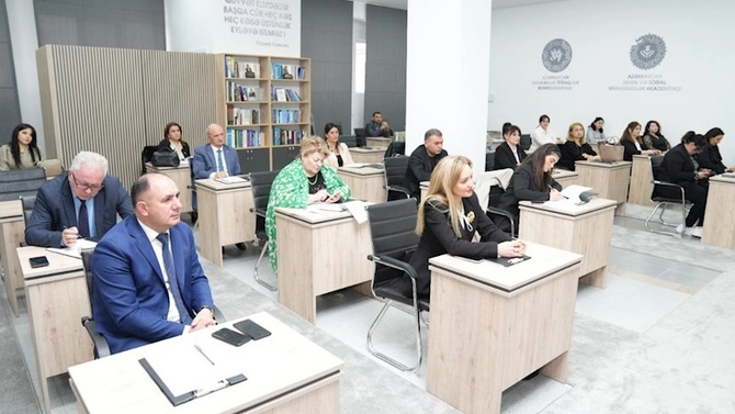 Azərbaycan Həmkarlar İttifaqları Konfederasiyasının Əmək və Sosial Münasibətlər Akademiyasında təlim keçirilib — FOTOLAR Azərbaycan Həmkarlar İttifaqları Konfederasiyasının Əmək və Sosial Münasibətlər Akademiyasında təlim keçirilib — FOTOLAR