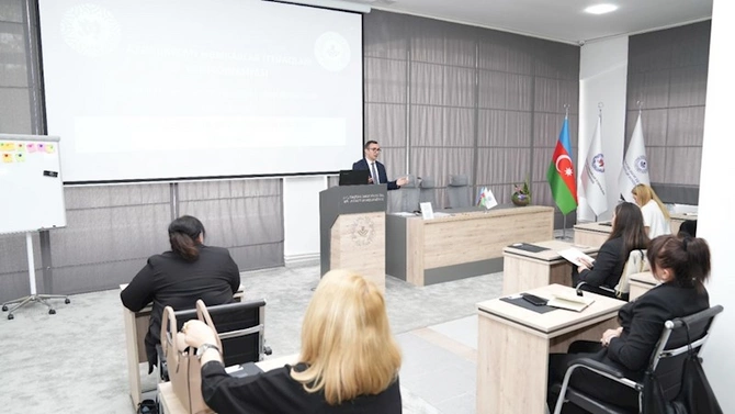 Azərbaycan Həmkarlar İttifaqları Konfederasiyasının Əmək və Sosial Münasibətlər Akademiyasında təlim keçirilib — FOTOLAR Azərbaycan Həmkarlar İttifaqları Konfederasiyasının Əmək və Sosial Münasibətlər Akademiyasında təlim keçirilib — FOTOLAR