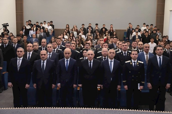 Nazir və Baş prokuror Qarabağ Universitetində — FOTOLAR Nazir və Baş prokuror Qarabağ Universitetində — FOTOLAR