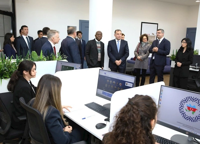 BƏT-in Baş direktoru Azərbaycan Həmkarlar İttifaqları Konfederasiyasında olub — FOTOLAR BƏT-in Baş direktoru Azərbaycan Həmkarlar İttifaqları Konfederasiyasında olub — FOTOLAR