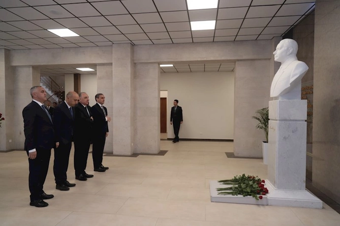 Nazir və Baş prokuror Qarabağ Universitetində — FOTOLAR Nazir və Baş prokuror Qarabağ Universitetində — FOTOLAR