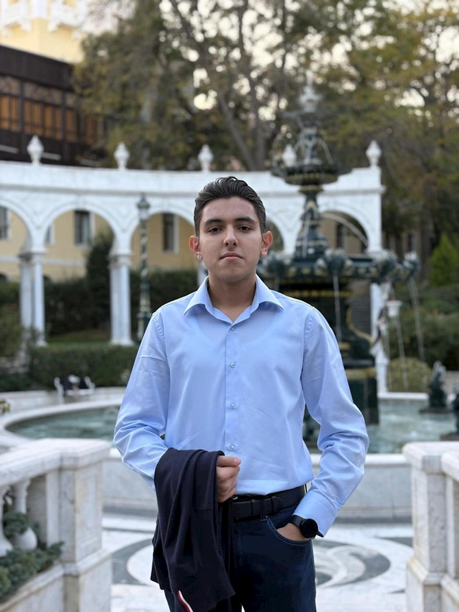 Abituriyentləri tanıyaq: Mübariz buraxılış imtahanında yüksək nəticə göstərdi — FOTOLAR