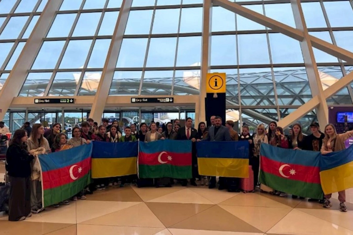 Ukraynadan daha bir qrup uşaq Azərbaycana gətirilib