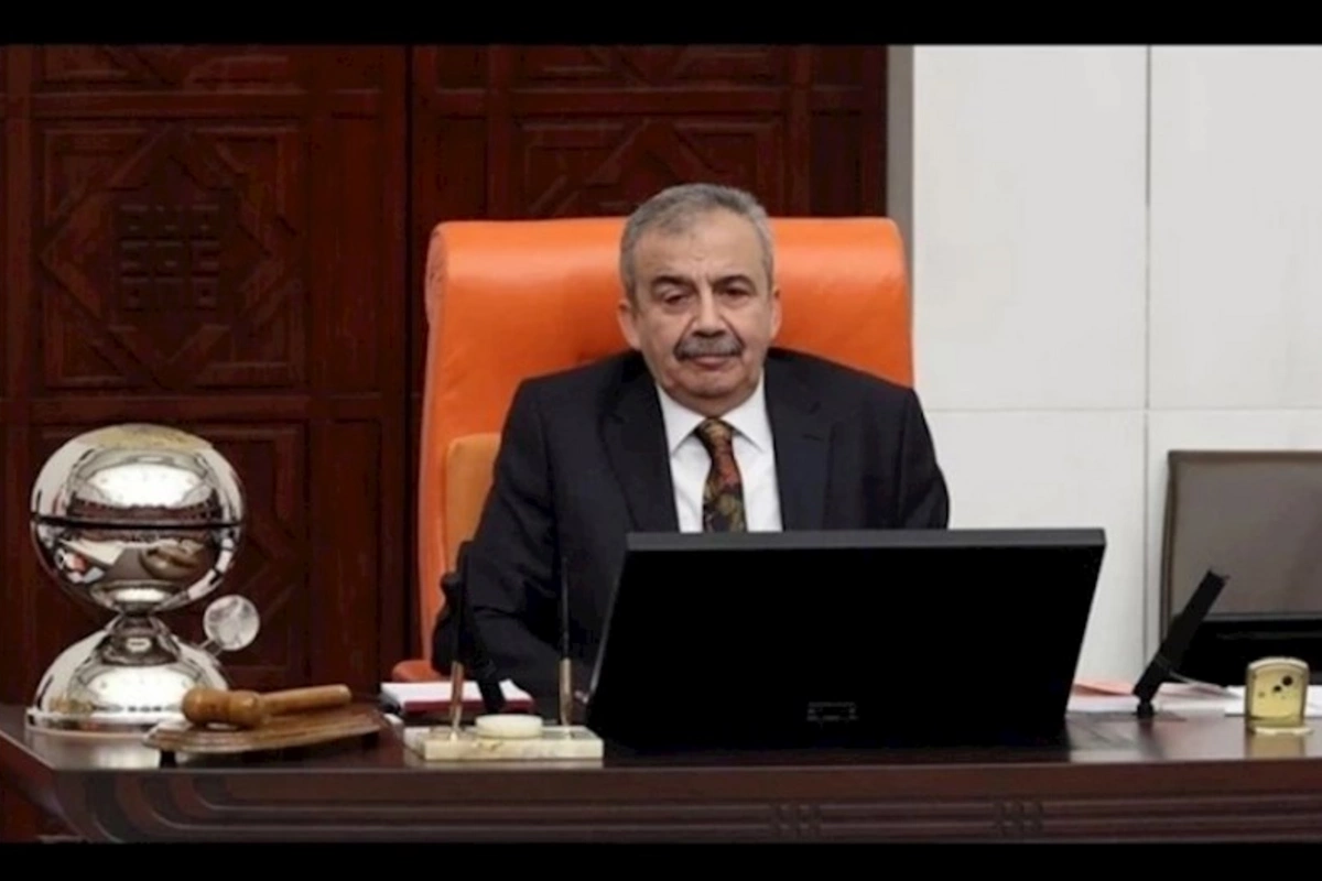Türkiyə parlamentinin sədr müavini infarkt keçirdi