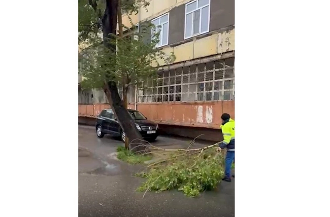 Abşeron Rayon İcra Hakimiyyəti gücləndirilmiş iş rejiminə keçib — FOTOLAR