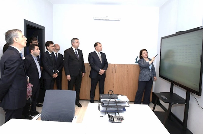 AHİK ilə Sosial Tədqiqatlar Mərkəzi arasında Memorandum imzalandı — FOTOLAR AHİK ilə Sosial Tədqiqatlar Mərkəzi arasında Memorandum imzalandı — FOTOLAR