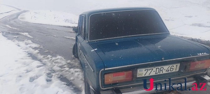 Daşkəsəndə iki minik maşını toqquşdu — FOTOLAR Daşkəsəndə iki minik maşını toqquşdu — FOTOLAR