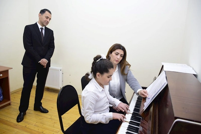 Uşaq İncəsənət festivalı çərçivəsində növbəti ustad dərsi keçirilib — FOTOLAR