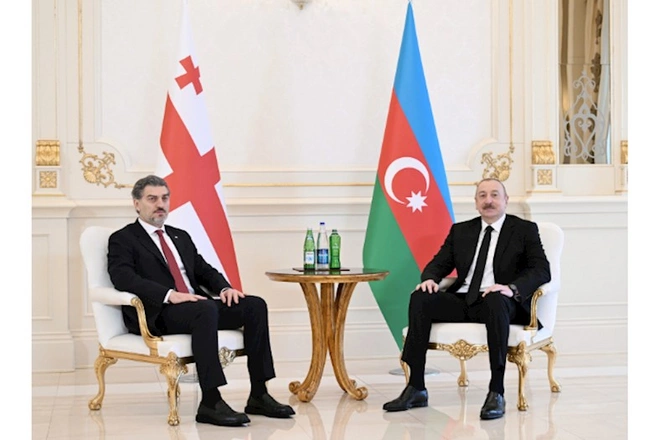 Azərbaycan və Gürcüstan prezidentlərinin təkbətək görüşü olub — FOTO (YENİLƏNİB) Azərbaycan və Gürcüstan prezidentlərinin təkbətək görüşü olub — FOTO (YENİLƏNİB)