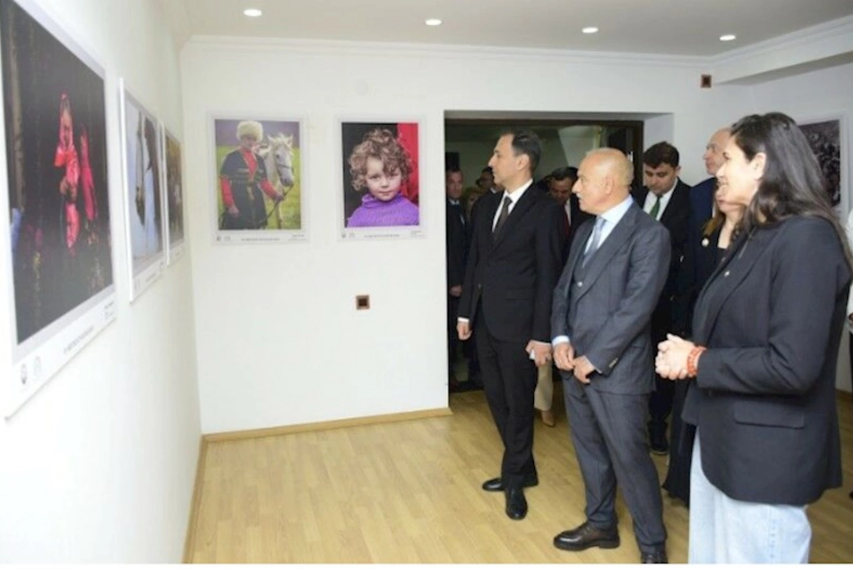 Masallıda “Müxtəlifliyə qucaq açaq” adlı səyyar rəsm və foto sərgisi keçirilib — FOTOLAR