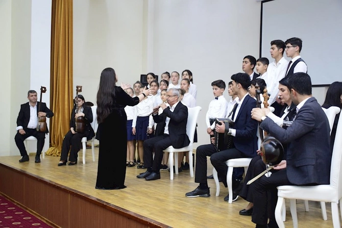 Uşaq İncəsənət festivalı çərçivəsində növbəti ustad dərsi keçirilib — FOTOLAR