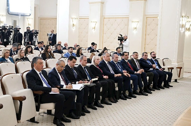 Prezidentlər mətbuata bəyanatla çıxış ediblər — FOTOLAR (YENİLƏNİB)