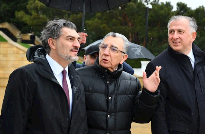 Mixeil Kavelaşvili Şəhidlər xiyabanını ziyarət etdi — FOTOLAR