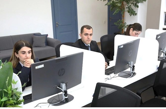 AHİK ilə Sosial Tədqiqatlar Mərkəzi arasında Memorandum imzalandı — FOTOLAR AHİK ilə Sosial Tədqiqatlar Mərkəzi arasında Memorandum imzalandı — FOTOLAR